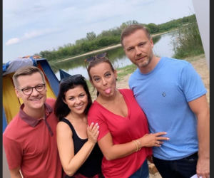 M jak miłość. Magda (Anna Mucha), Andrzej Budzyński (Krystian Wieczorek), Kinga (Katarzyna Cichopek), Piotrek (Marcin Mroczek)