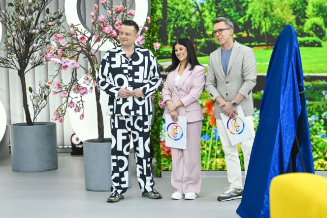 Garnitur Kasi Cichopek idealnie sprawdzi się na Komunię. Ten kolor idealnie wpisuje się w wiosenne trendy