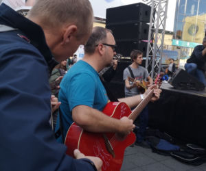 Layla na 1000 gitar! W Katowicach uczcili rocznicę koncertu Erica Claptona