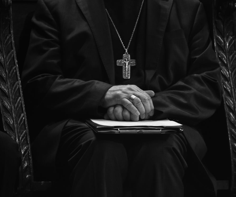 Koronawirus w Rzeszowie: Biskup Jan Wątroba na kwarantannie. Kolejne zakażenie na Szopena 
