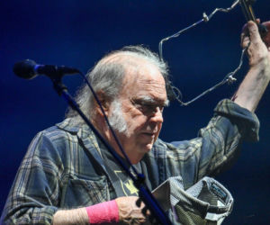 Neil Young odwołał całą tegoroczną trasę po Europie! To nie jest ten czas 