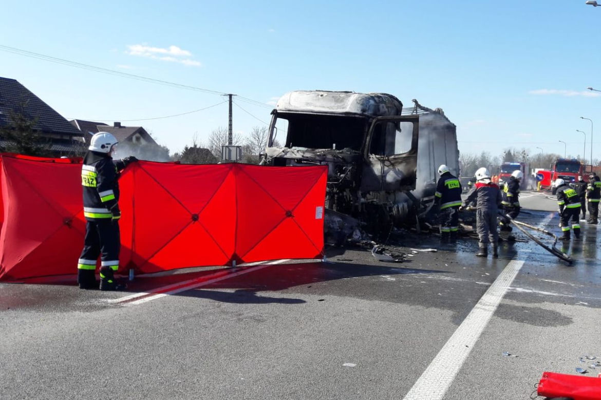 Dramat na drodze w Wólce. Życie straciła kobieta [ZDJĘCIA]