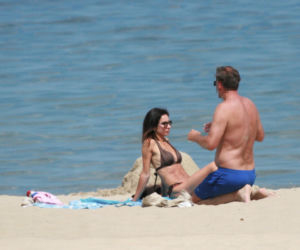 Marta Kaczyńska z mężem na plaży