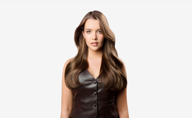 Sygnały SOS od włosów – jak rozpoznać pierwsze oznaki osłabienia i przywrócić włosom równowagę? 