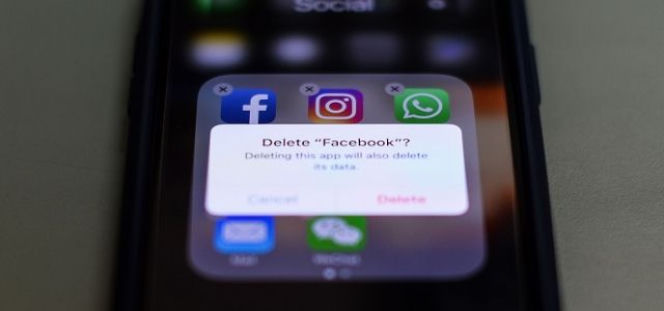 Facebook - afera, akcje. Co się dzieje z serwisem? 