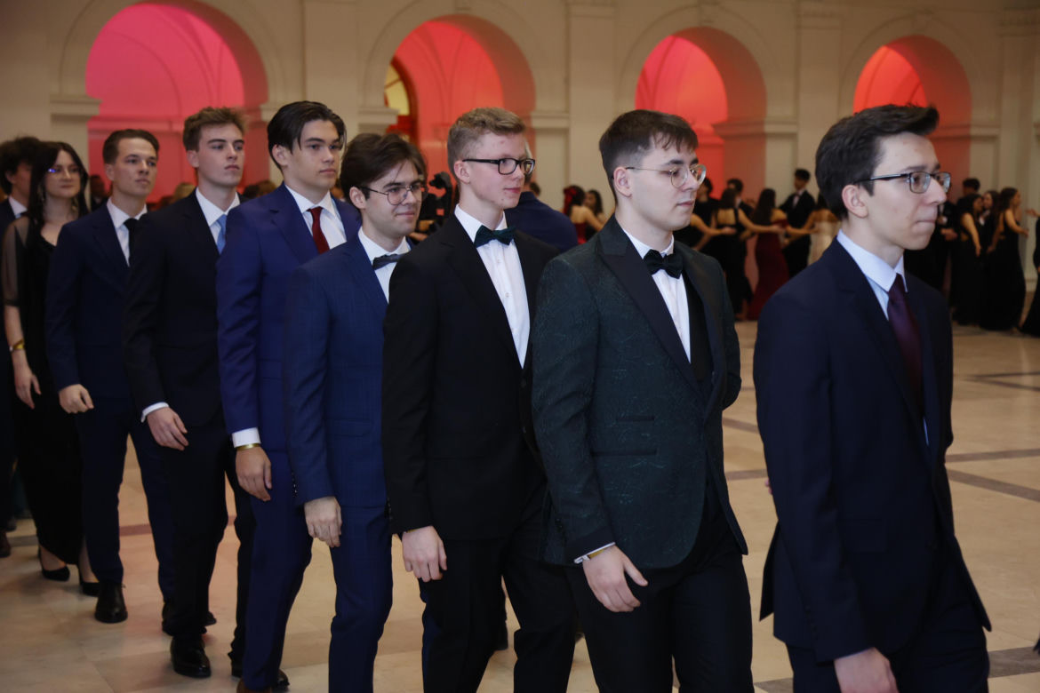 Studniówka 2024 XXXVII LO im. Jarosława Dąbrowskiego - zdjęcia