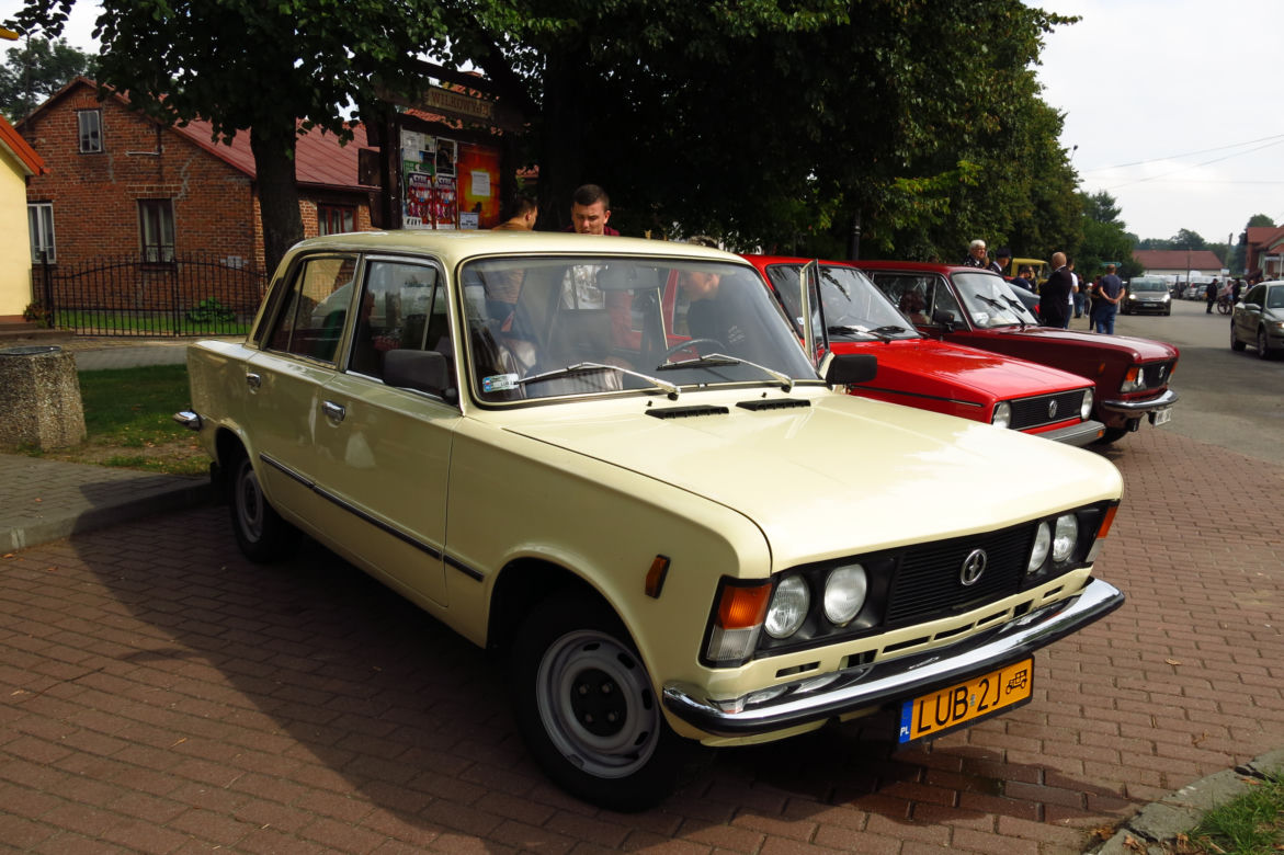 Zlot zabytkowych samochodów