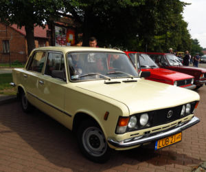 Zlot zabytkowych samochodów
