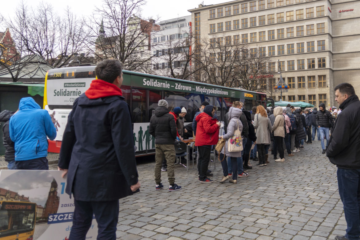 We wrocławskim SZCZEPCIObusie zaszczepiło się już ponad 10 tys. osób