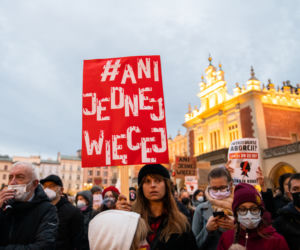Kraków: Ani jednej więcej. Protest po śmierci ciężarnej Izabeli z Pszczyny