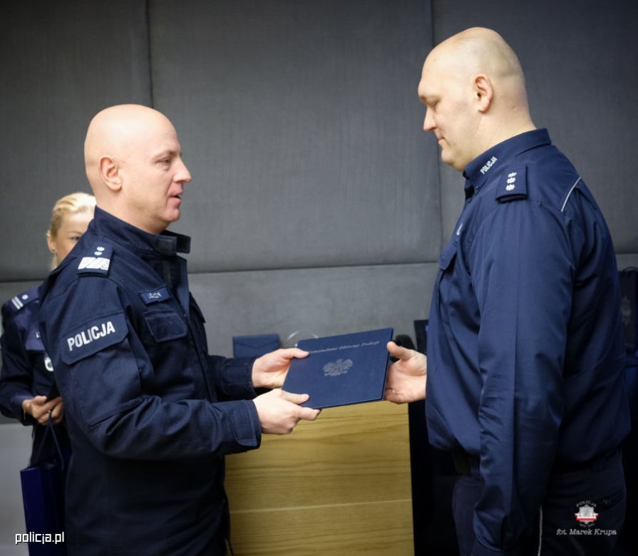 Uratowali kobiety przed nożownikiem. Dostali nagrody