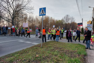Protest mieszkańców Kostuchny przeciwko budowie wieżowców