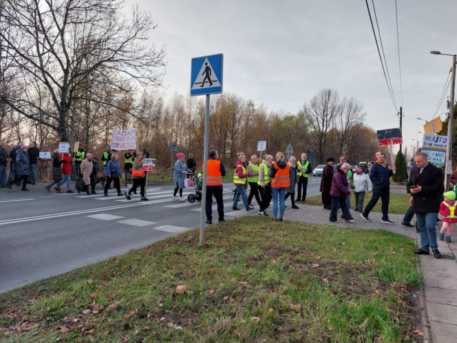Protest mieszkańców Kostuchny przeciwko budowie wieżowców