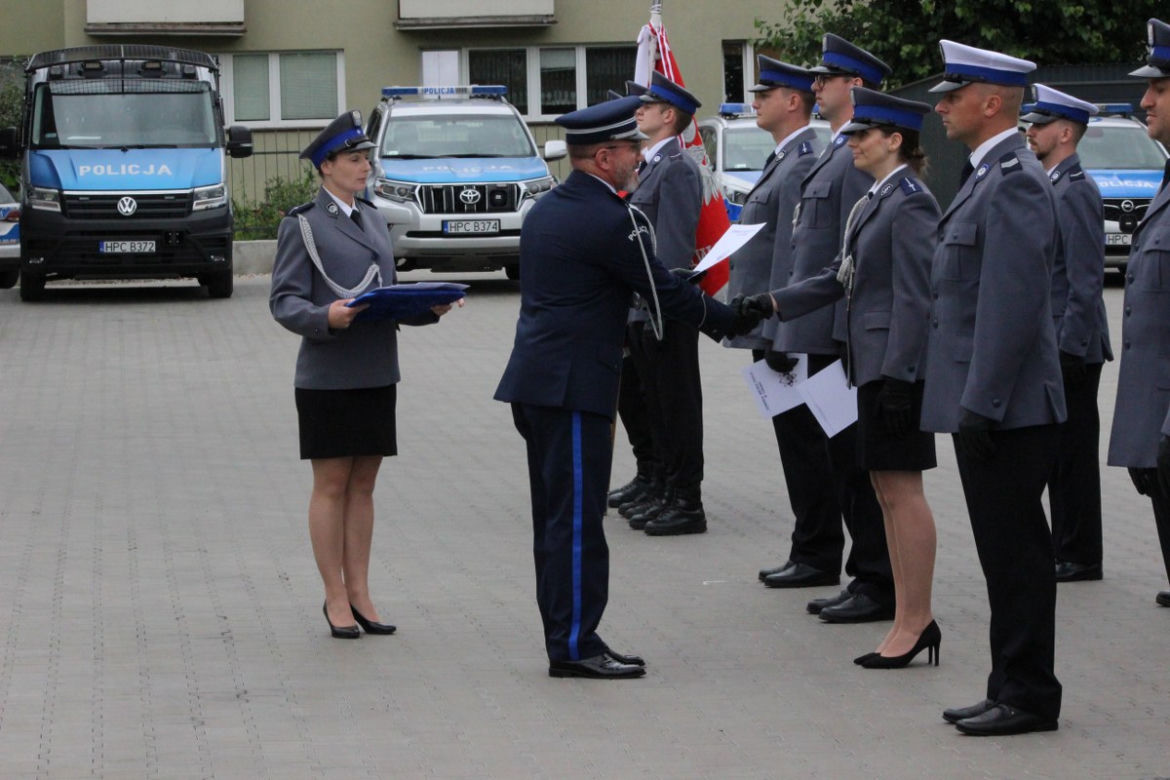 Święto policji w Toruniu. Funkcjonariusze odebrali nagrody i nominacje
