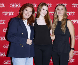 Tak dziś wygląda 16-letnia córka Koroniewskiej i Dowbora. Janina Dowbor podbija teatr