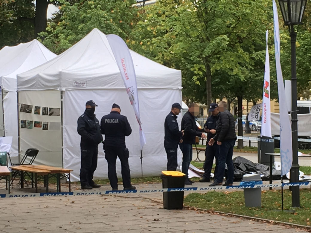 Samobójstwo w białym miasteczku