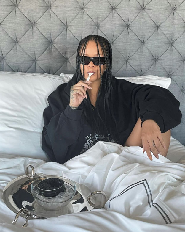 Rihanna robi bieliznę dla panów! Założyłbyś coś takiego?