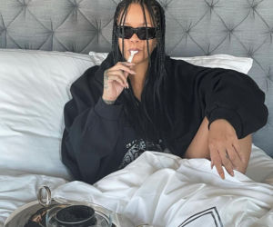Rihanna robi bieliznę dla panów! Założyłbyś coś takiego?
