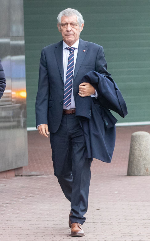 Fernando Santos przyłapany z papierosem w ręku w Warszawie