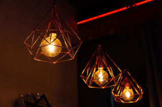 Miedź to wybór dla osób ceniących autentyczność, ekologię i ponadczasową elegancję