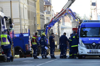 Po zawaleniu się budynku w Goerlitz trwa akcja ratunkowa, wydobyli w nocy ciało 25-latki