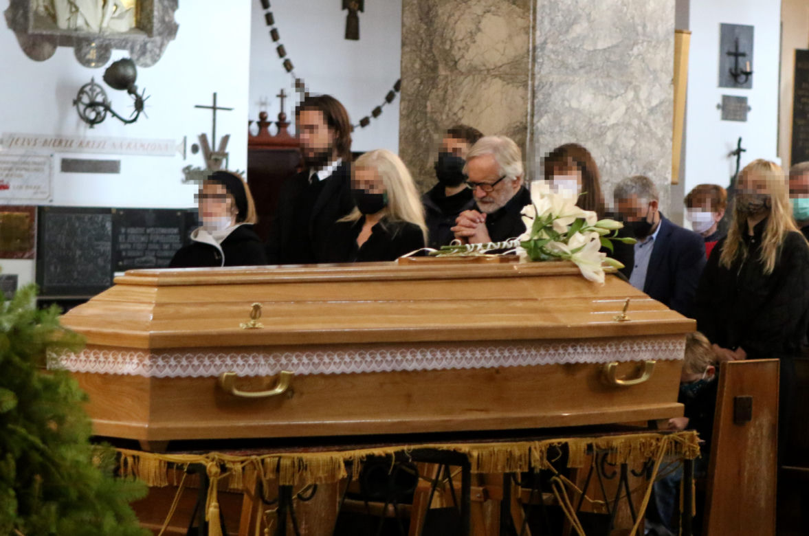 Pogrzeb matki Andrzeja Seweryna