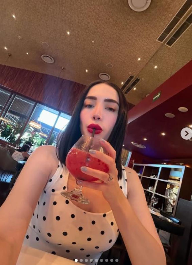 Nie żyje 30-letnia influencerka! Zmarła po operacji plastycznej. Osierociła 6-letnią córkę