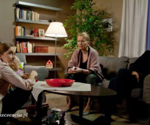 Barwy szczęścia odc. 1312. Zenek Grzelak (Jan Pęczek), Basia (Sławomira Łozińska), Justyna (Lidia Sadowa)