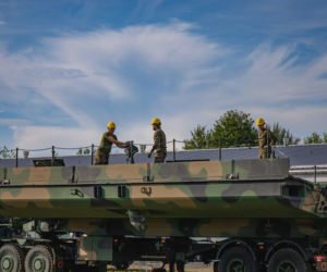 Francuska precyzja, polska siła. Saperzy z Brzegu otrzymali park pontonowy PFM-3 zdolny unieść Abramsy