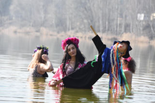 Królowe lodu i lodowi wojownicy pożegnali zimę. Marzanna wylądowała w głębinach!