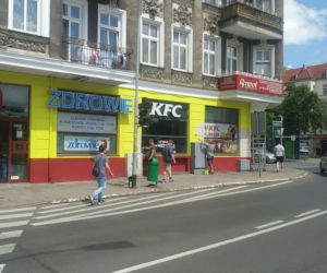 Trwa przemalowywanie elewacji na pl. Kościuszki