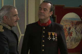 Akacjowa 38, odcinek 816: Pułkownik ryzykuje głową, by zdobyć fundusze na broń dla wojska