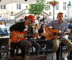 Ekipa Eska Summer City w bydgoskim pubie TRAVA