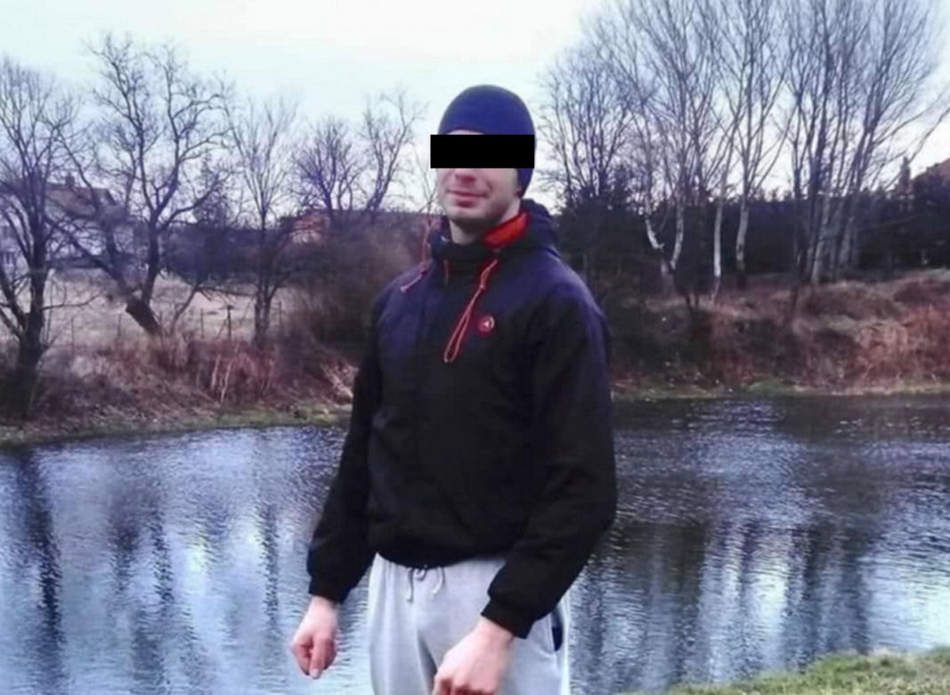 Maczetą zniszczył kilka samochodów