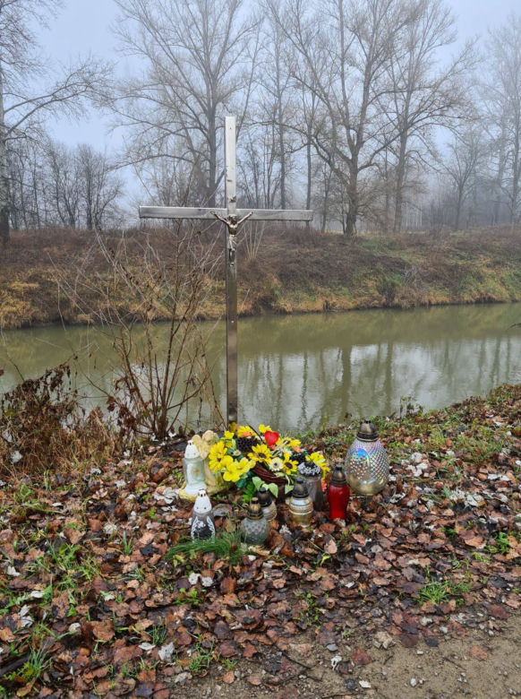 Groby 5 młodych ludzi, którzy zginęli w Boże Narodzenie w Tryńczy [ZDJĘCIA]