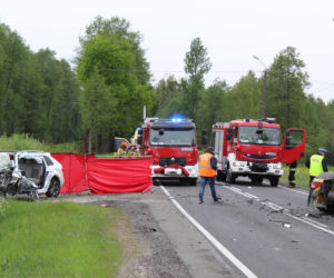 Koszmar na drodze pod Włocławkiem. Cysterna zmiażdżyła osobówkę