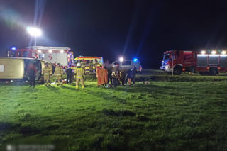Sześć osób rannych po wywrotce busa. W akcji śmigłowiec LPR