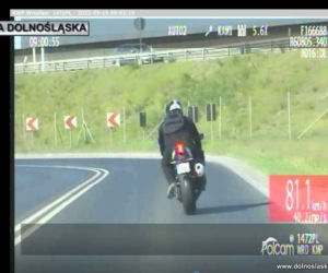 Szalał po Wrocławiu na jednym kole. Motocyklista stracił prawo jazdy i dostał ogromny mandat 