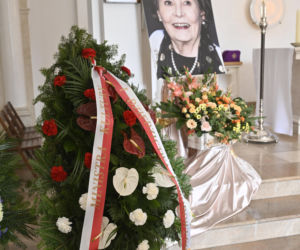 Pogrzeb Igi Cembrzyńskiej. Tłum gwiazd oddaje hołd wielkiej artystce