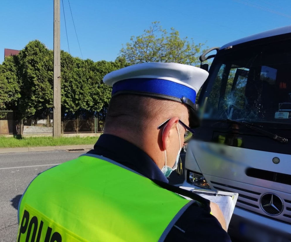 Wyszków. Rowerzystka staranowana przez autobus! Kobieta nie miała żadnych szans [ZDJĘCIA]