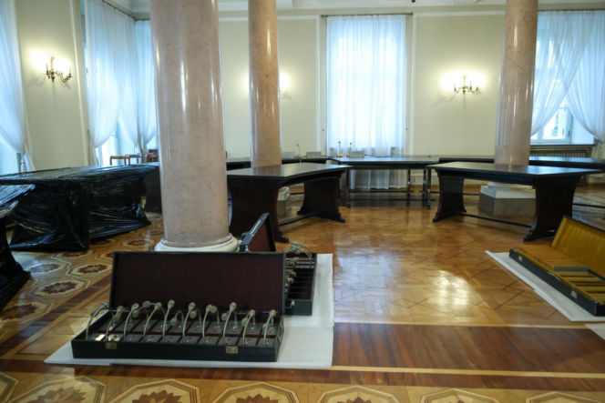 Demontaż okrągłego stołu w Pałacu Prezydenckim