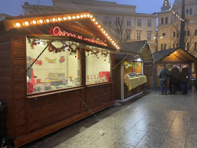 Pokémony, różowe gofry i zaskakujące różnice w cenach. Porównaliśmy łódzkie jarmarki