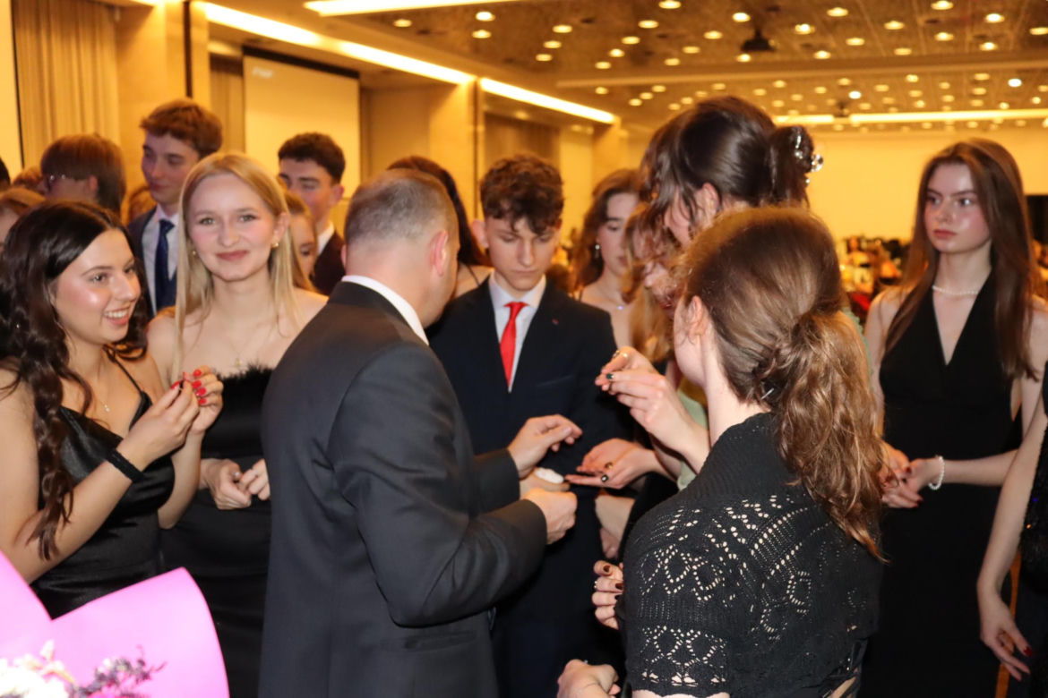Studniówka uczniów z V LO im. Klaudyny Potockiej w Poznaniu