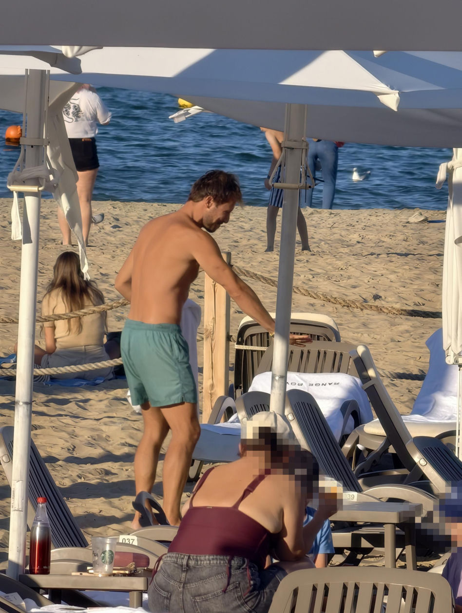Mateusz Banasiuk na plaży w Sopocie. Tak wyglądał, gdy zrzucił koszulkę!
