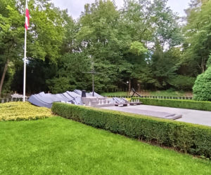 Pomnik Tym, którzy nie powrócili z morza już nie szokuje