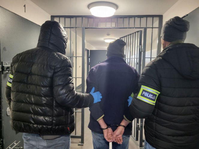 Ojciec i syn zatrzymani. Mieszkańcy powiatu inowrocławskiego odpowiedzą za znęcanie się nad zwierzętami