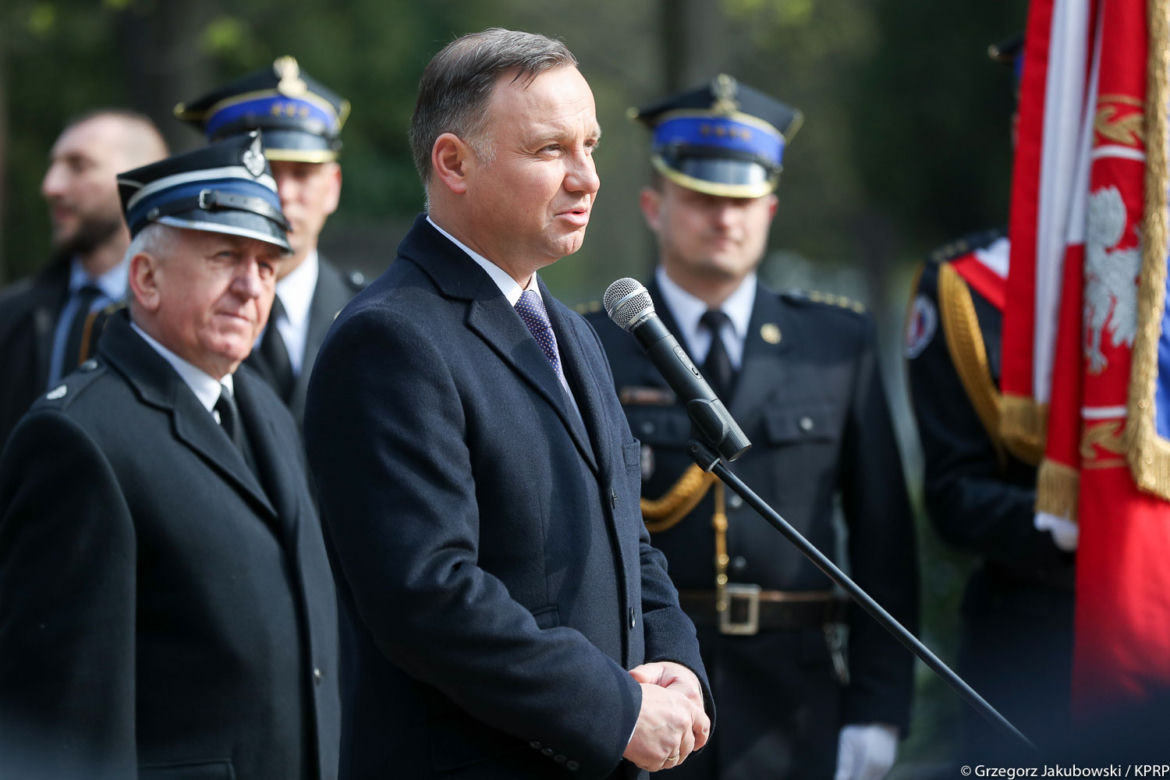 Rocznica Katastrofy Smoleńskiej w Krakowie. Prezydent Duda oddał hołd ofiarom