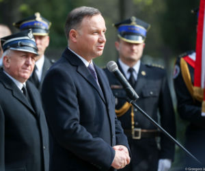 Rocznica Katastrofy Smoleńskiej w Krakowie. Prezydent Duda oddał hołd ofiarom