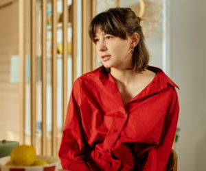 Na Wspólnej, odcinek 4197: Remek rozpoznaje w gościu Igi i Jakuba prostytutkę, która zeznawała na komendzie