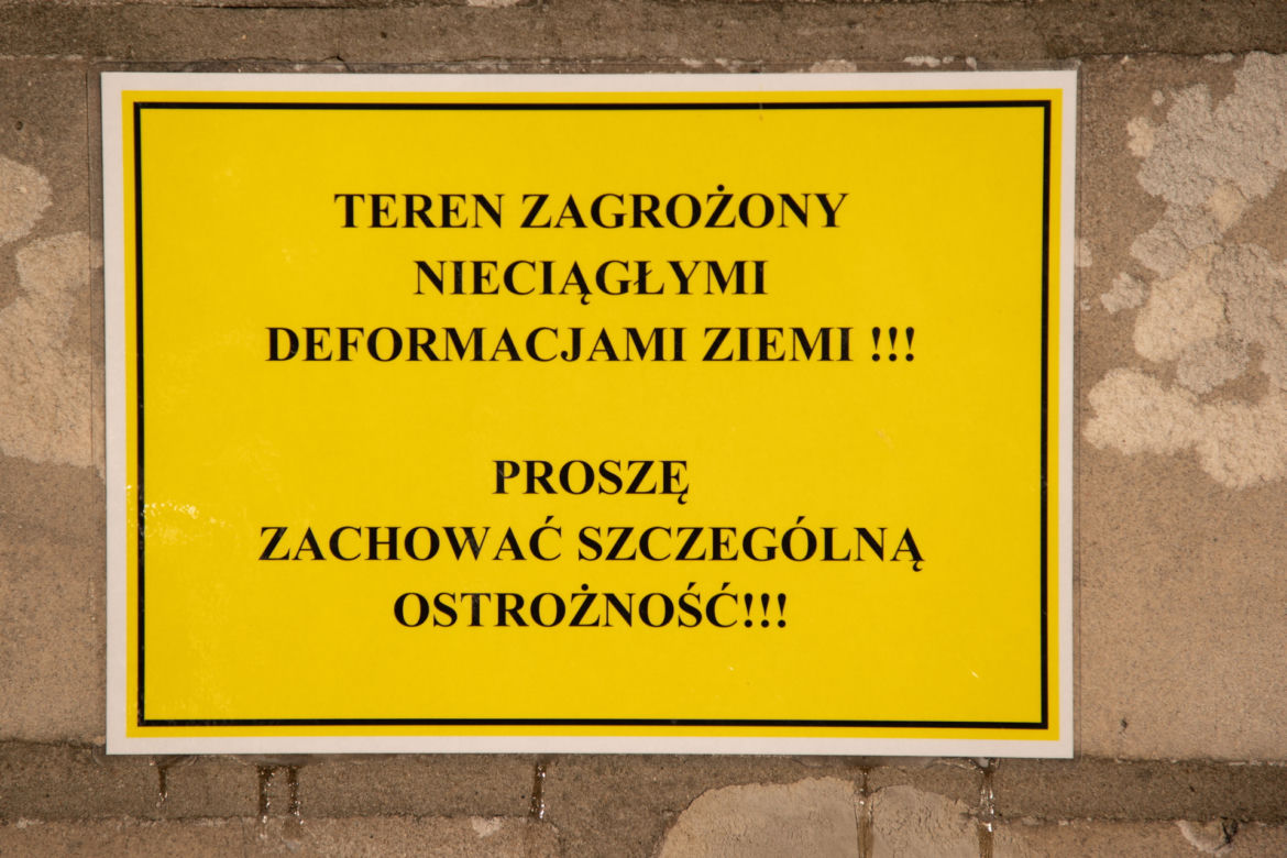 Koszmar mieszkańców Trzebini. Konieczna jest ewakuacja! Co dalej z cmentarzem?